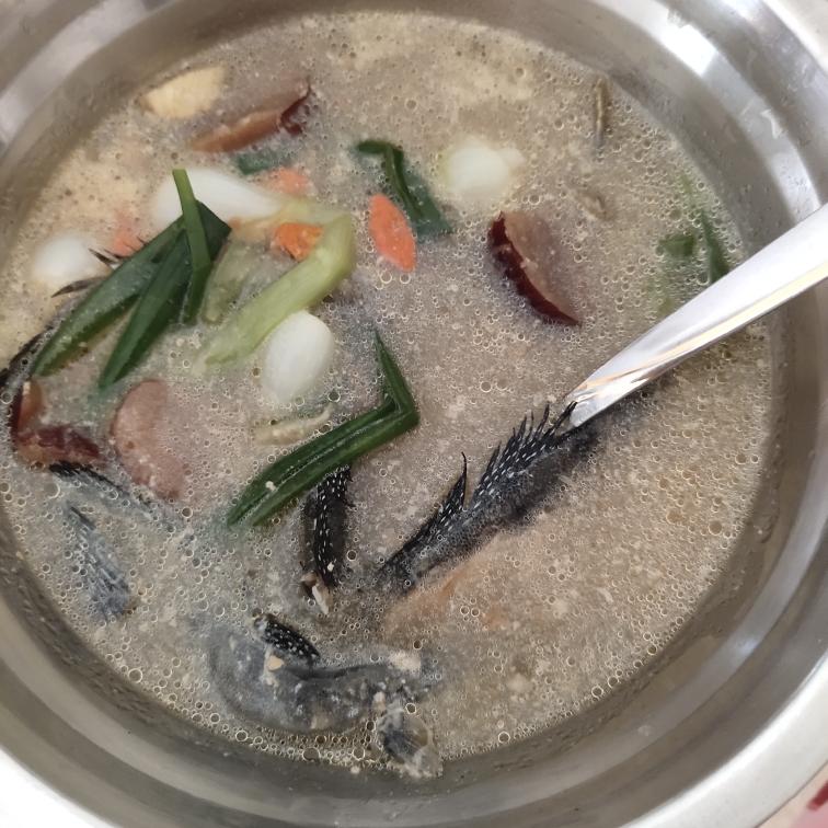 鲜香跳跳鱼（弹涂鱼）浓汤