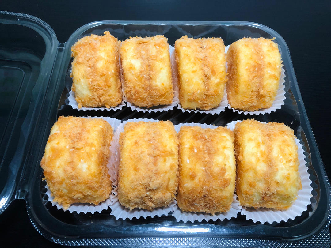 胖嘟嘟圆滚滚咬一口可以回弹的肉松小贝