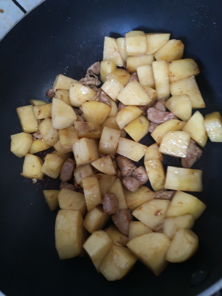 超下饭的家常炖土豆的做法 步骤4
