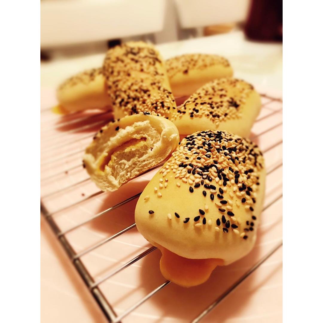 黑白芝麻乳酪餐包
