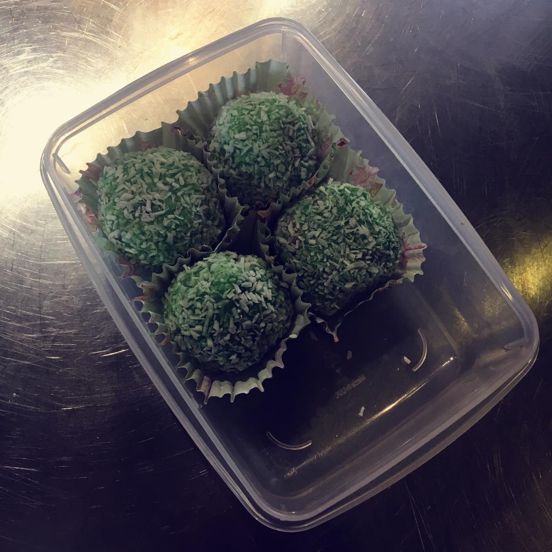 lily小屁妞做的椰香斑斓糯米糍
