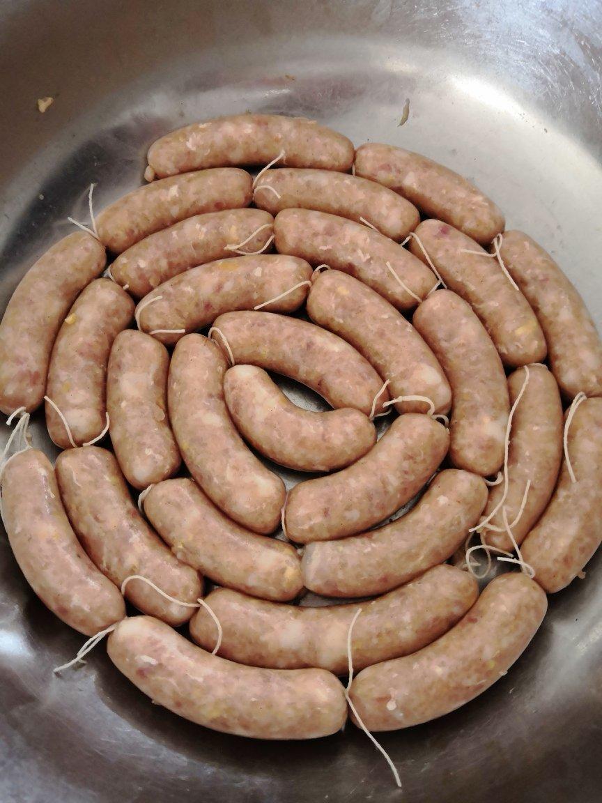 自制黑椒风味脆皮肠--多图详解手工灌肠