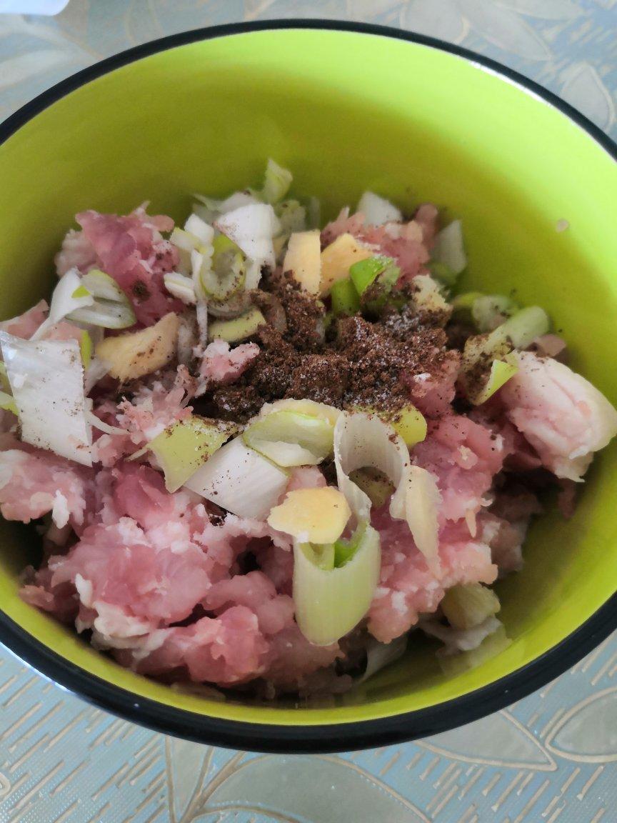 ～东北茄盒～
吃了肉的茄子