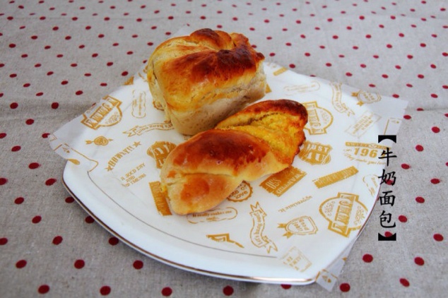 老式牛奶面包