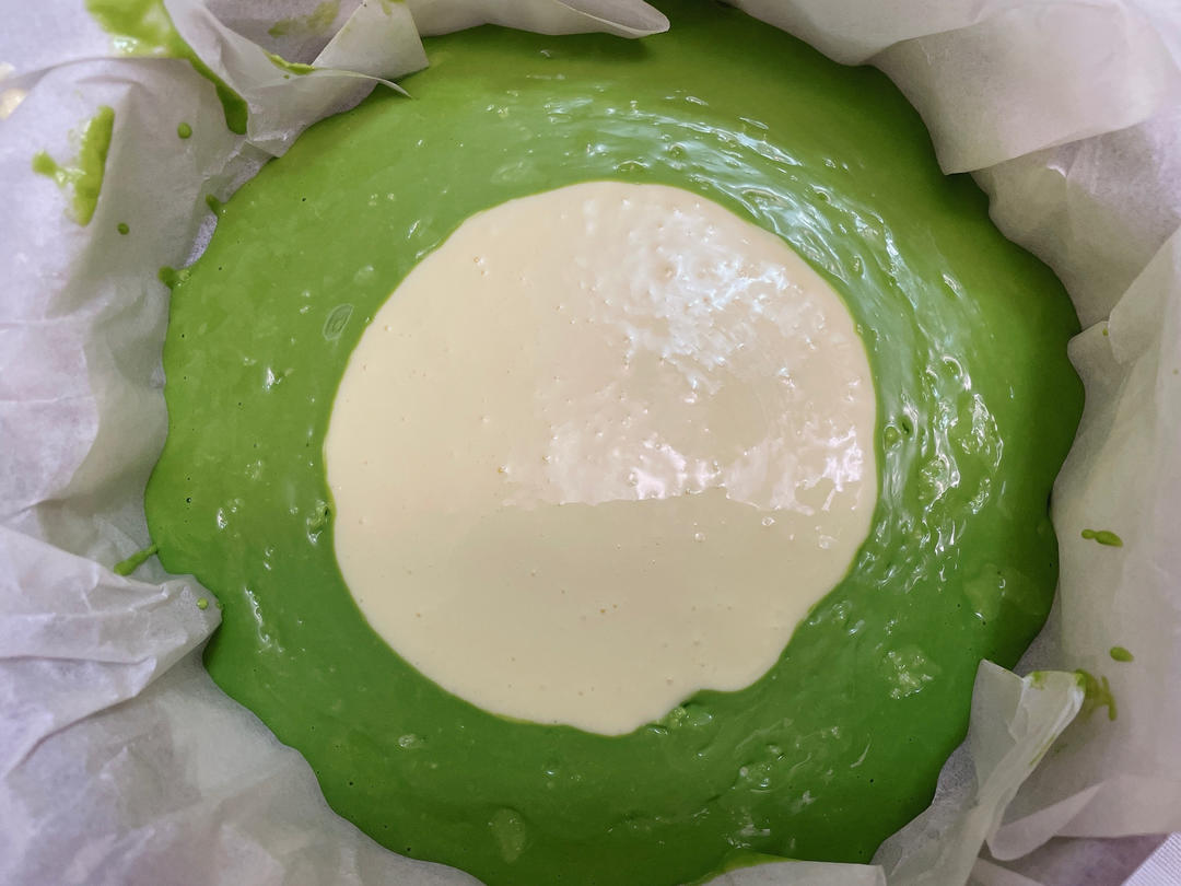 开心果巴斯克，醇香浓郁烤芝士蛋糕