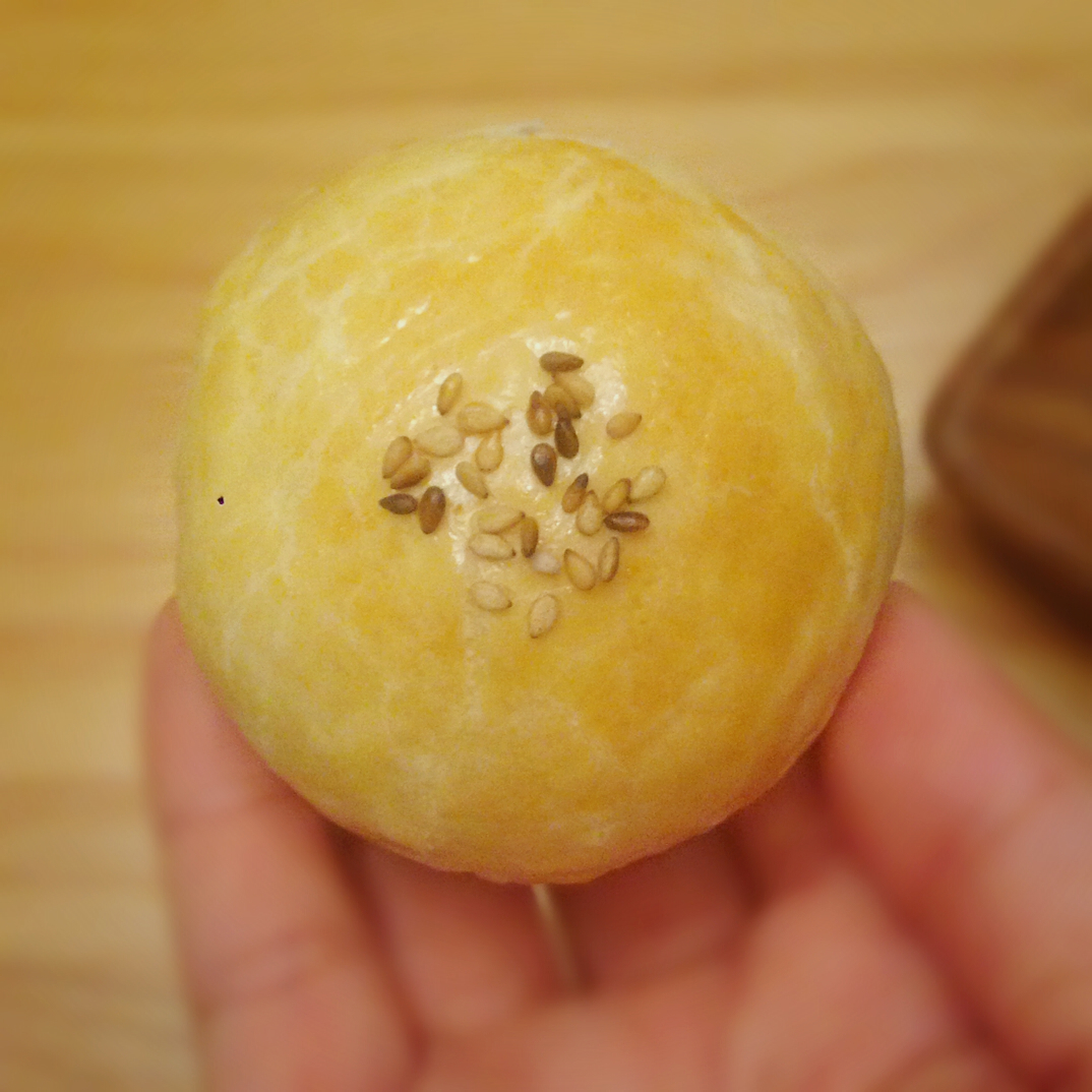莲蓉蛋黄酥
