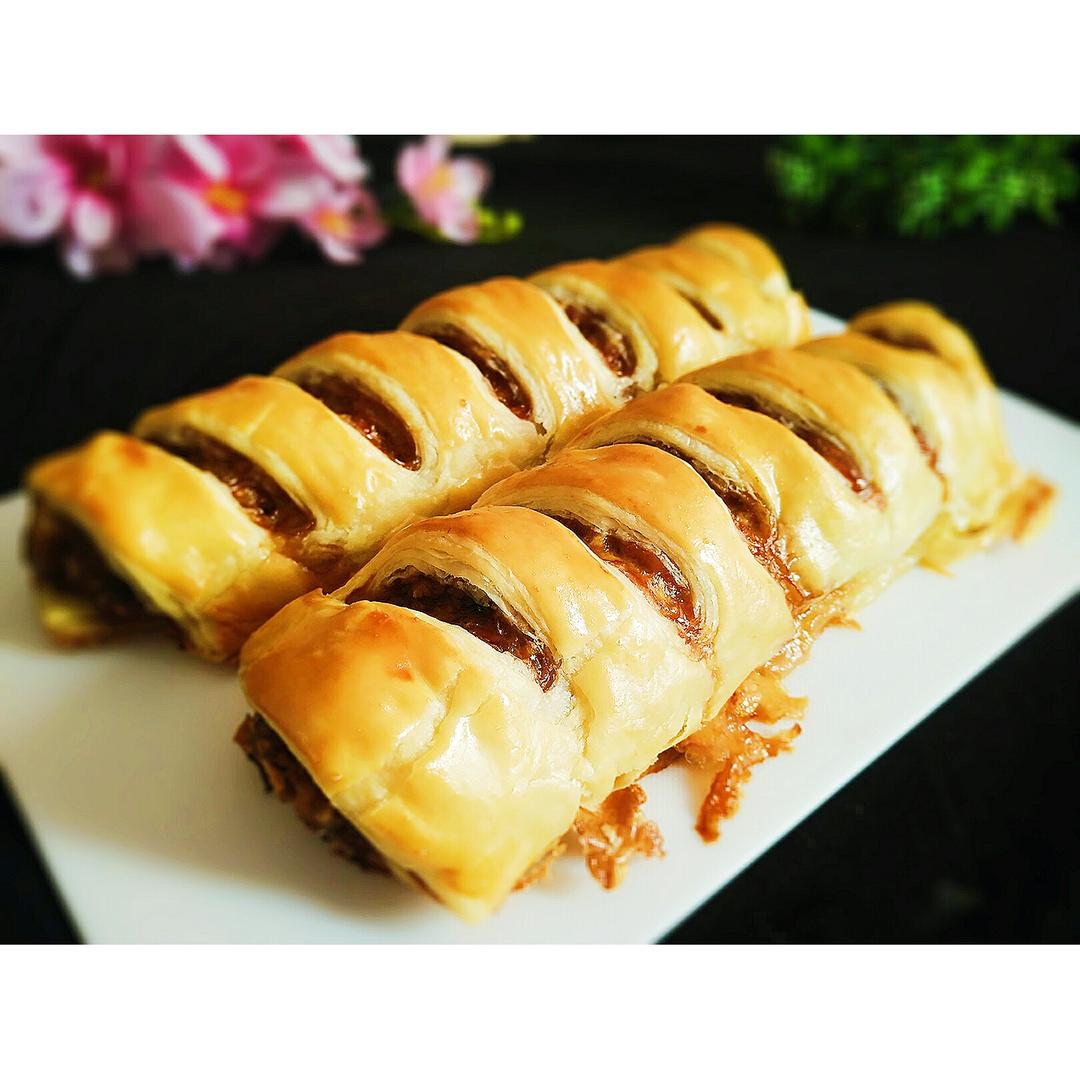 我的温馨港湾做的千层酥香肠卷 sausage roll