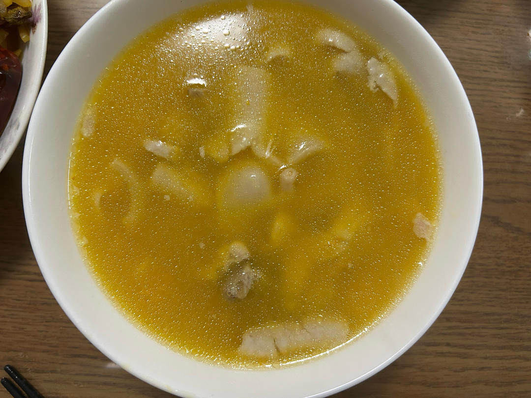 金汤花胶炖鸡煲