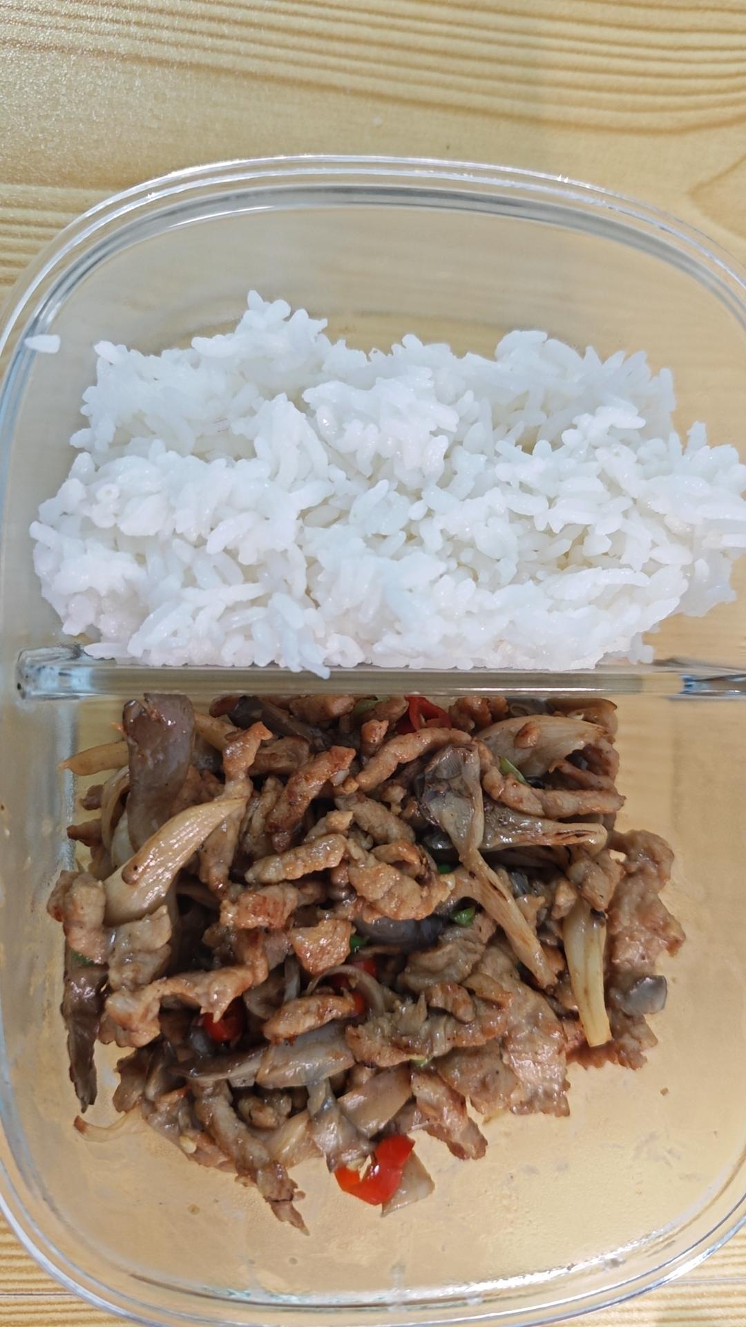 平菇炒肉片