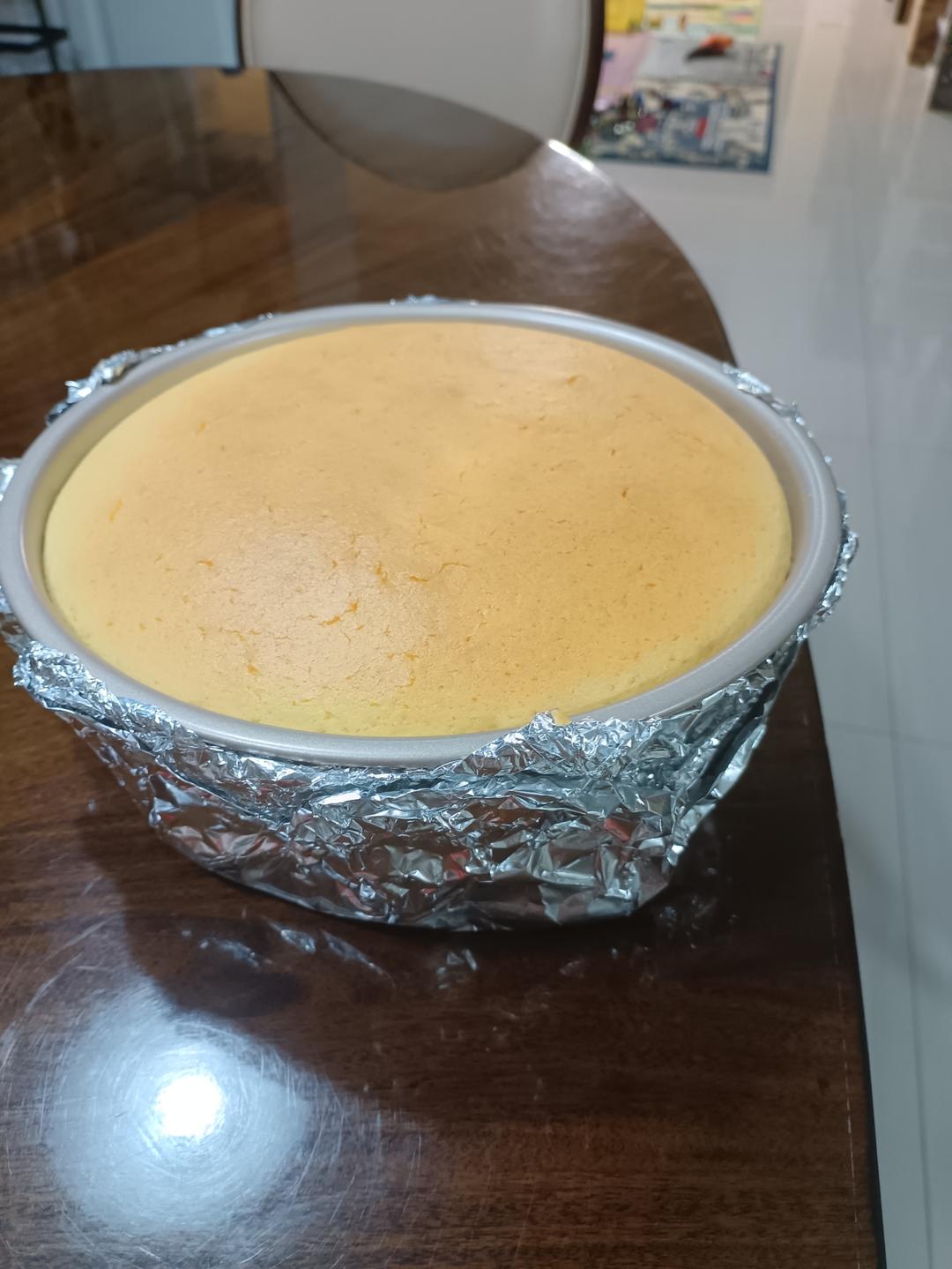 8寸酸奶蛋糕—冰了之后和外面卖的那种芝士蛋糕超级像