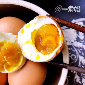 自制爆油咸鸡蛋（咸鸭蛋）的做法 步骤9