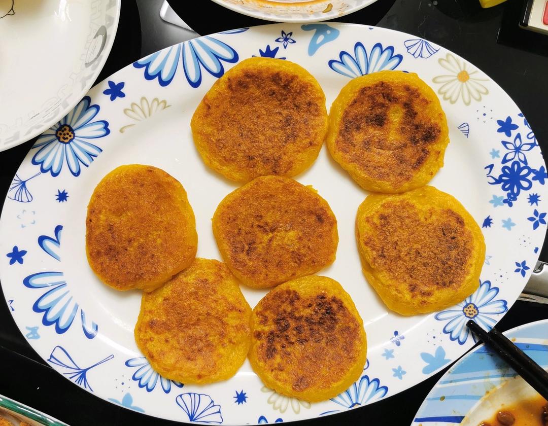 平底锅就能做!香甜软糯的南瓜饼