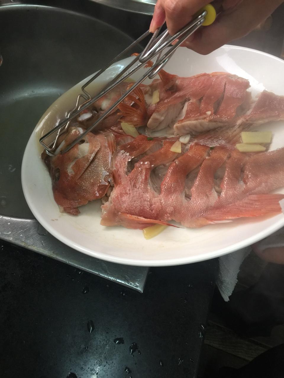 红瓜子斑鱼（深海鱼）的做法 步骤8