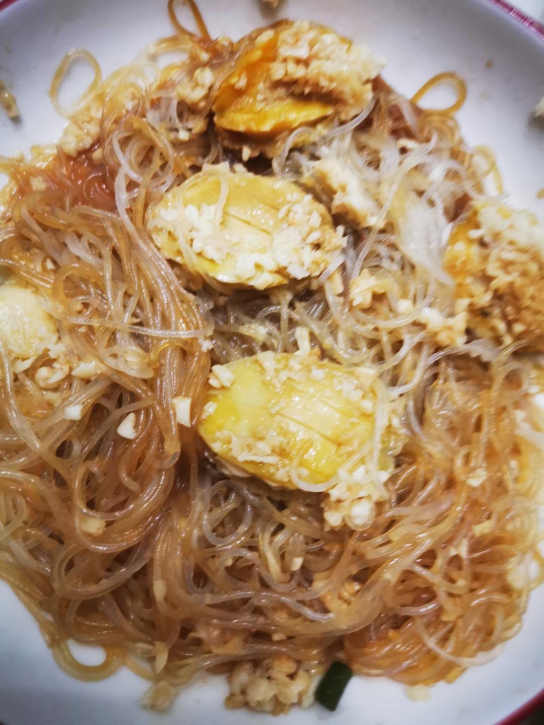 蒜蓉粉丝蒸鲍鱼