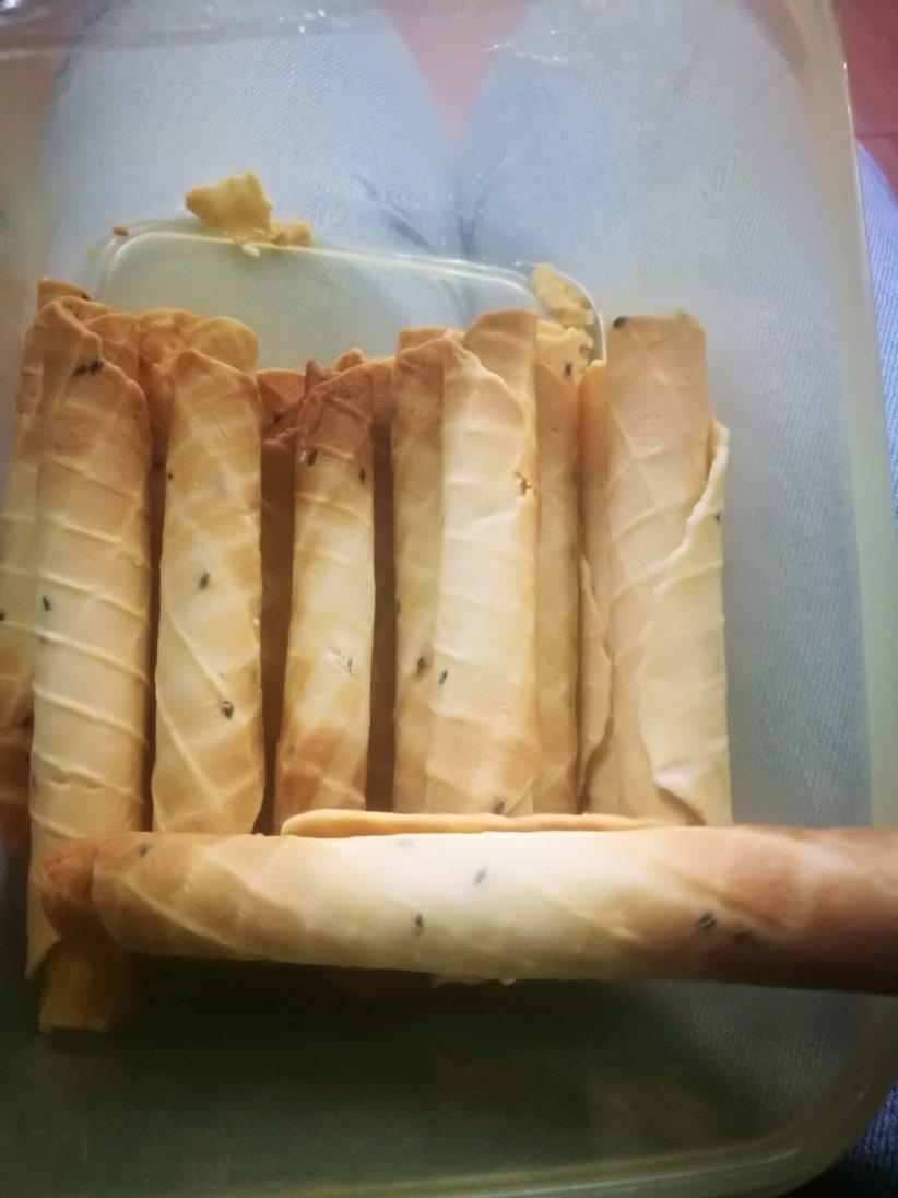 奶香芝麻蛋卷（是香香脆脆的那种喔~）