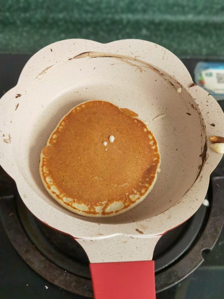 【减脂早餐】无油香蕉松饼（超简单）