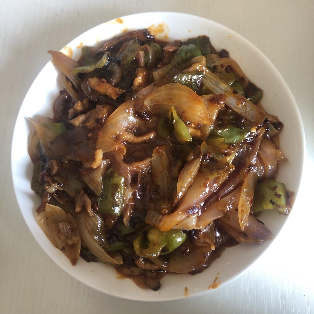 洋葱青椒炒肉