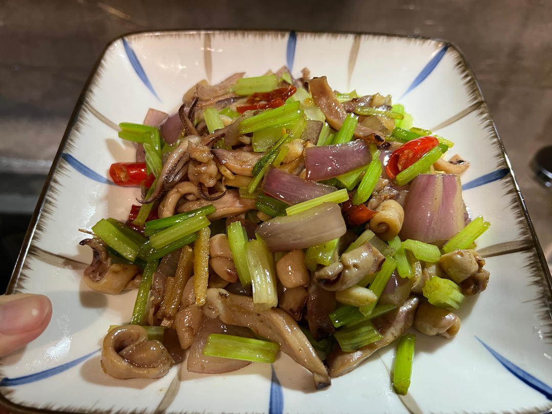 洋葱芹菜炒鱿鱼🐙