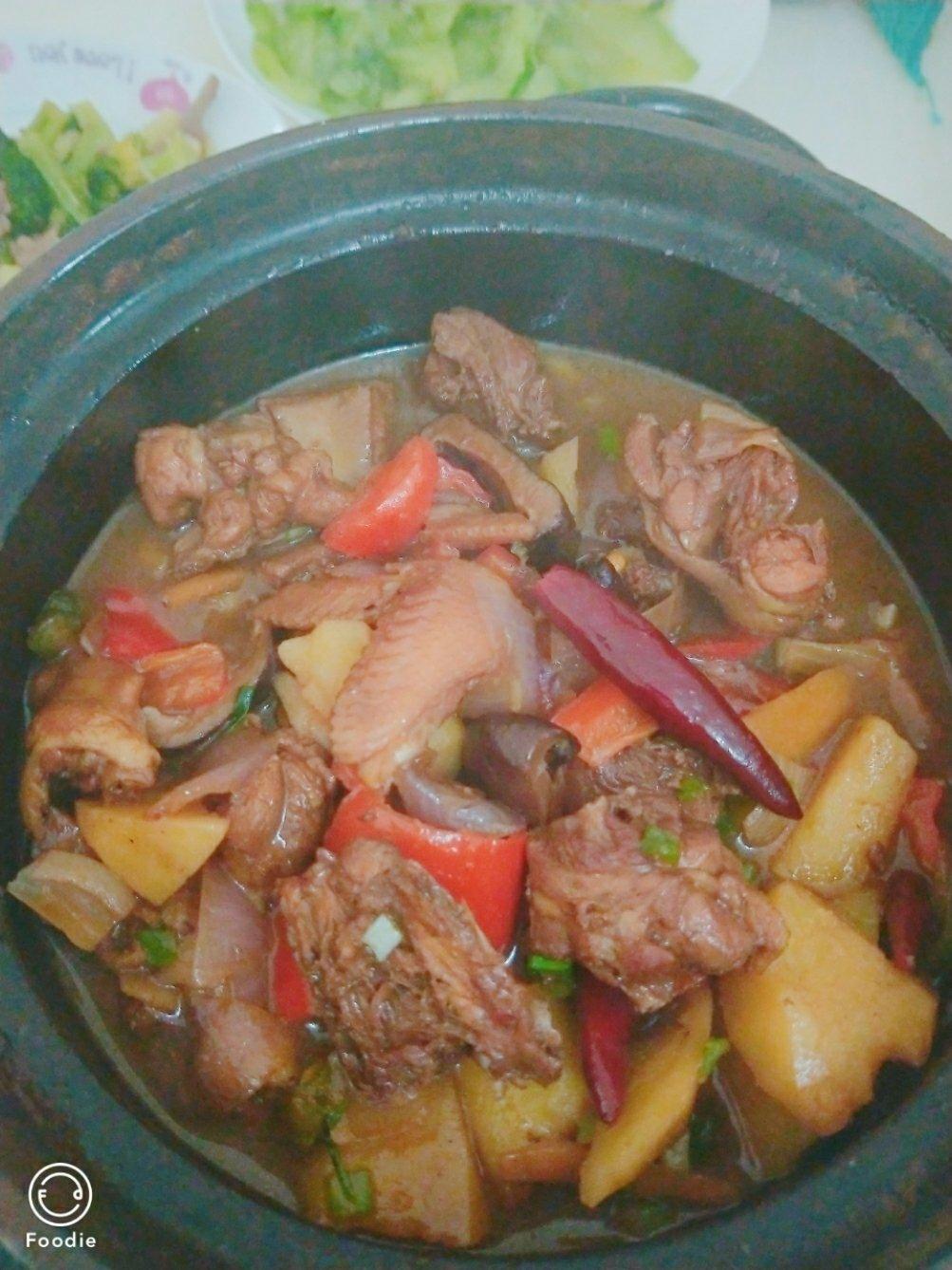 【黄焖鸡米饭】