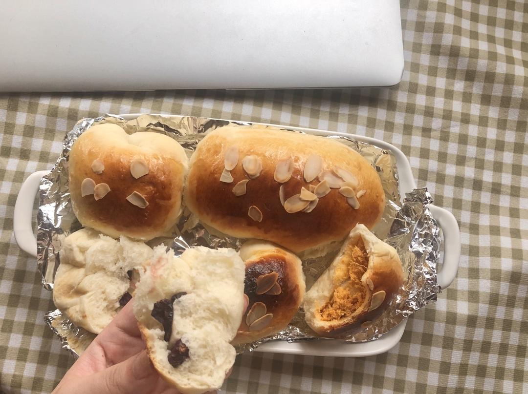 inxx做的酸奶红豆小枕头面包