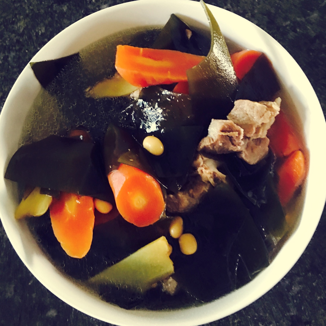 排骨胡萝卜海带汤