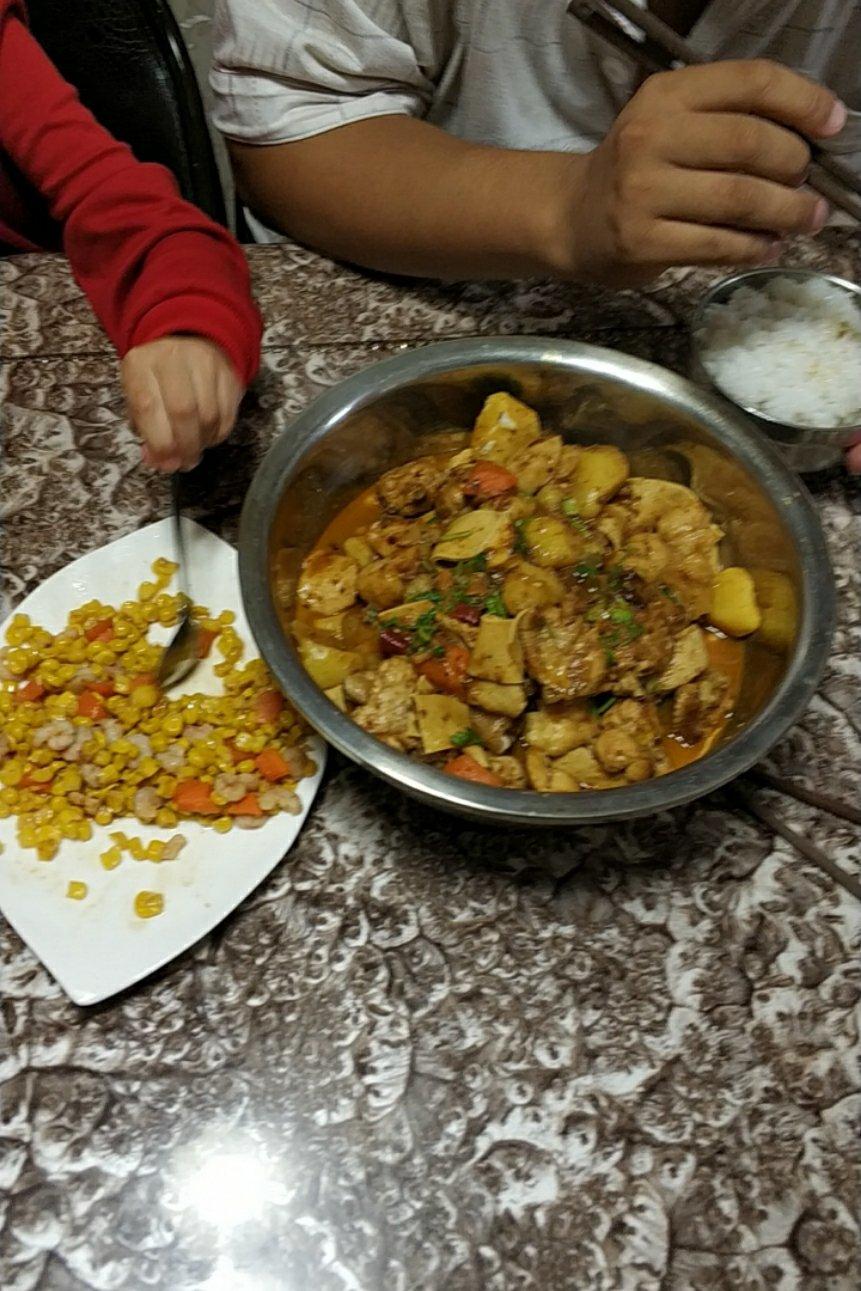 肉蟹煲的鸡爪鸡翅