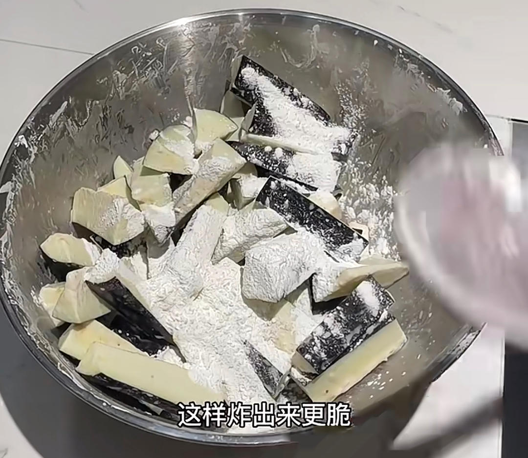 【转】【拙味食堂】麻香茄子的做法 步骤1