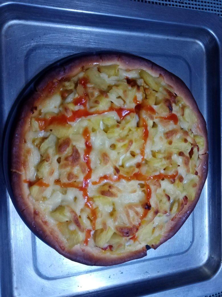 菠萝鸡肉芝士披萨