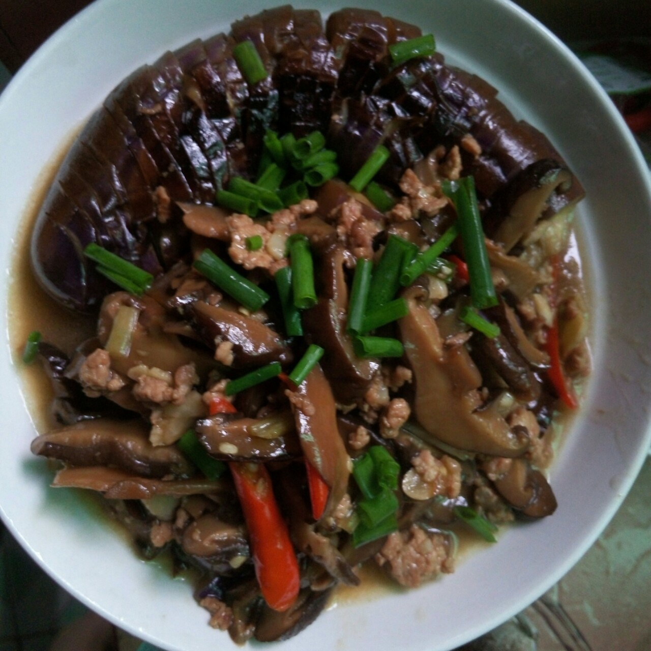 miss粉做的肉末香菇茄子煲