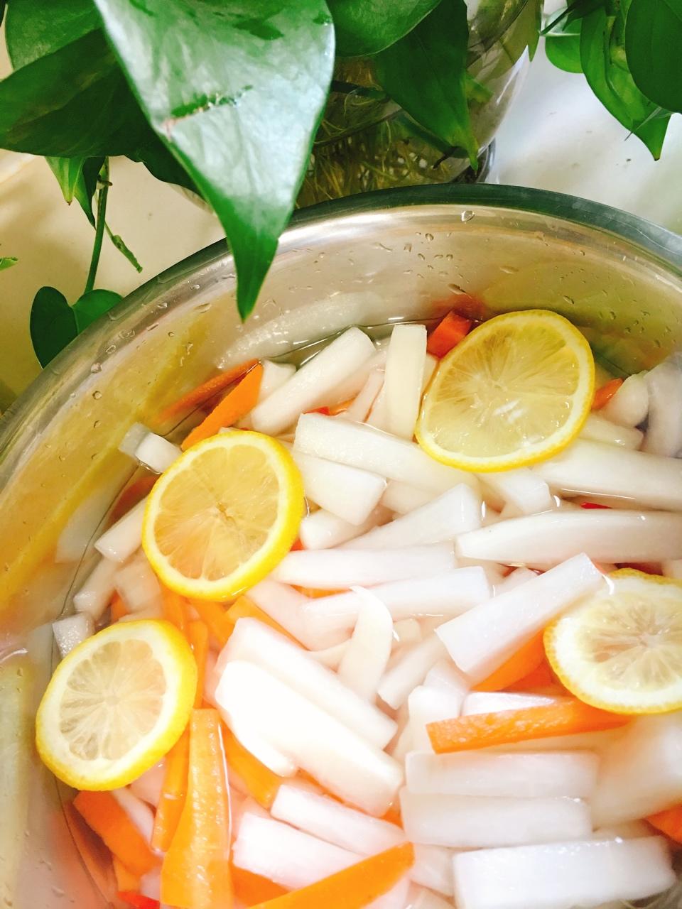 日式柠香腌萝卜