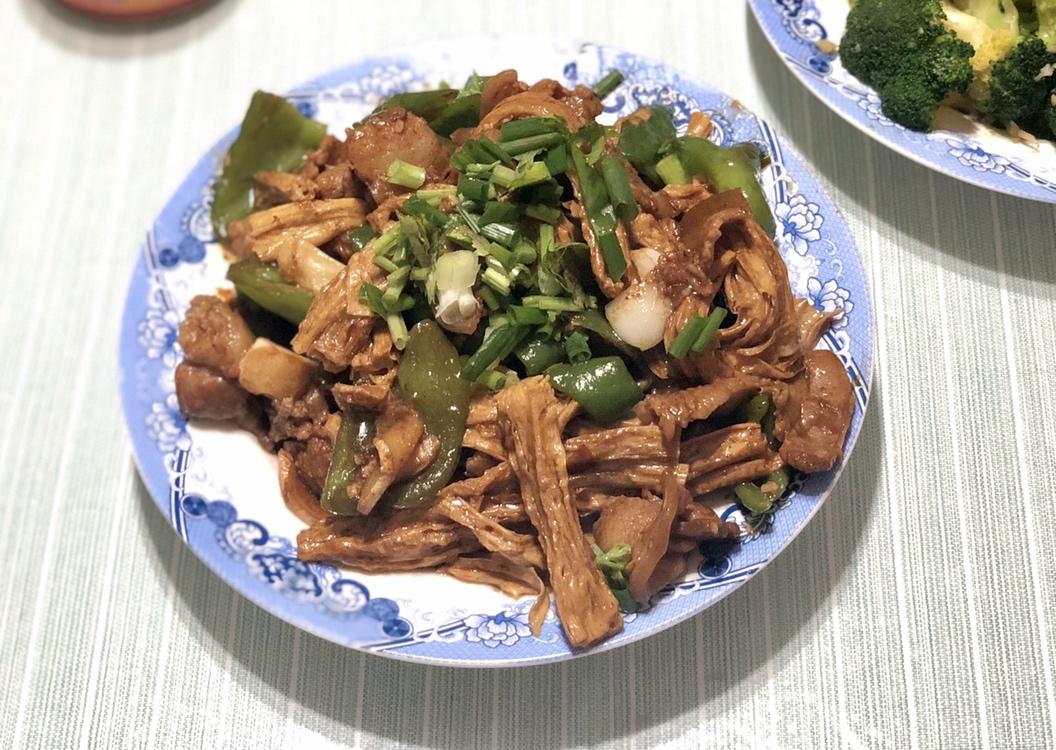 腐竹炒肉