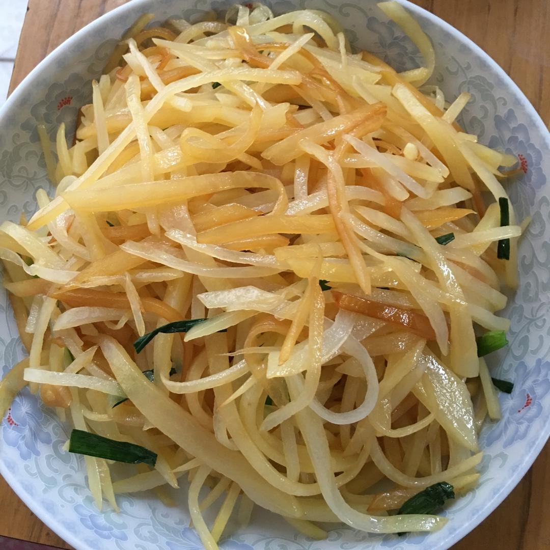 厨师长教你：“炝炒土豆丝”的家常做法，口感爽脆