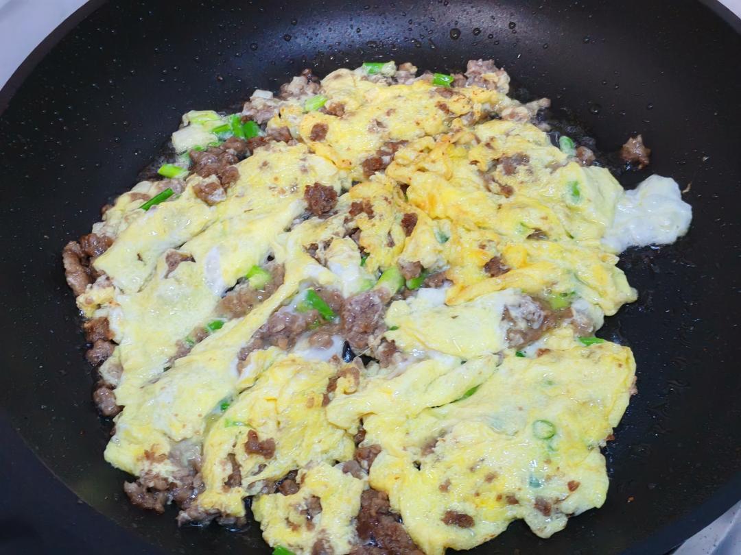 牛肉碎炒蛋