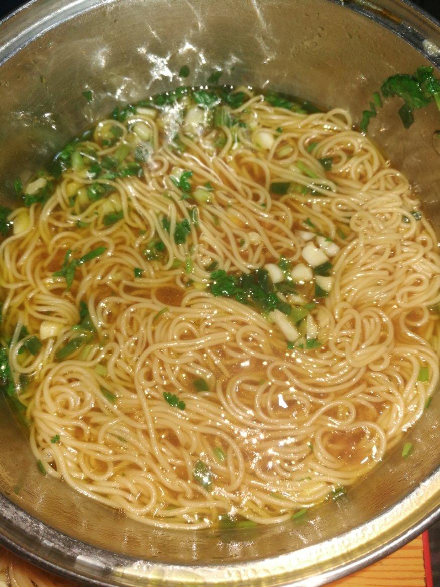 一碗热汤面