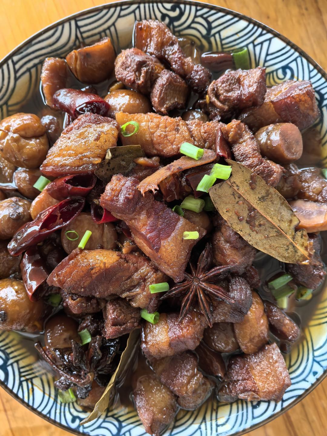 板栗红烧肉