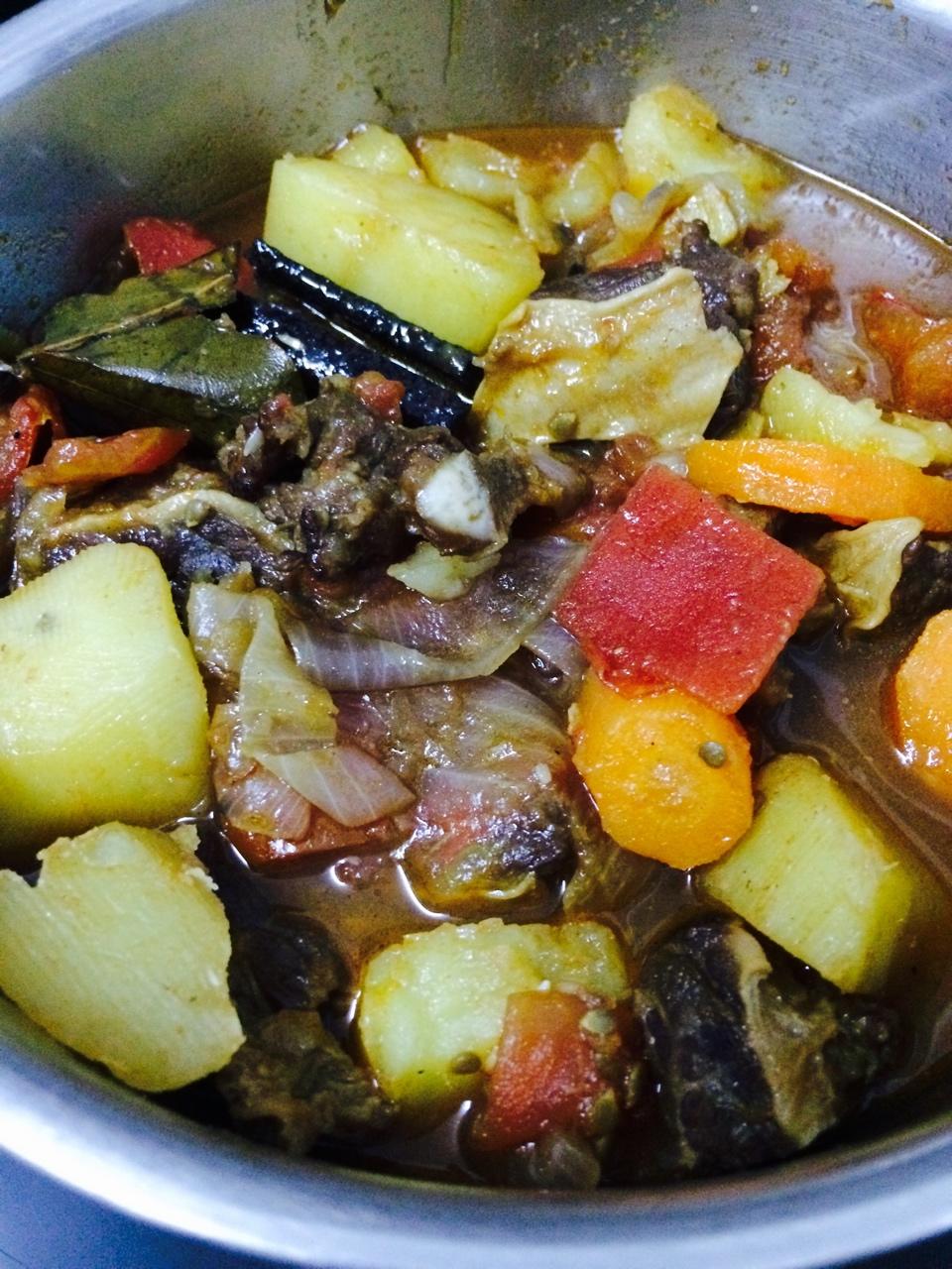 红烧土豆牛腩