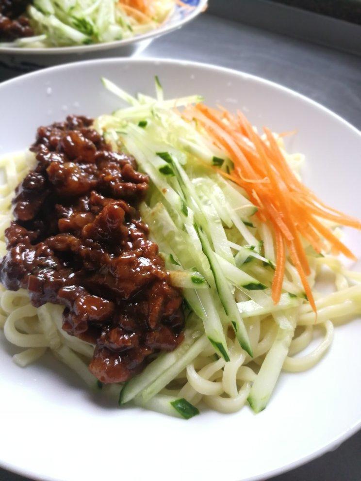 家庭简单杂酱面拌面