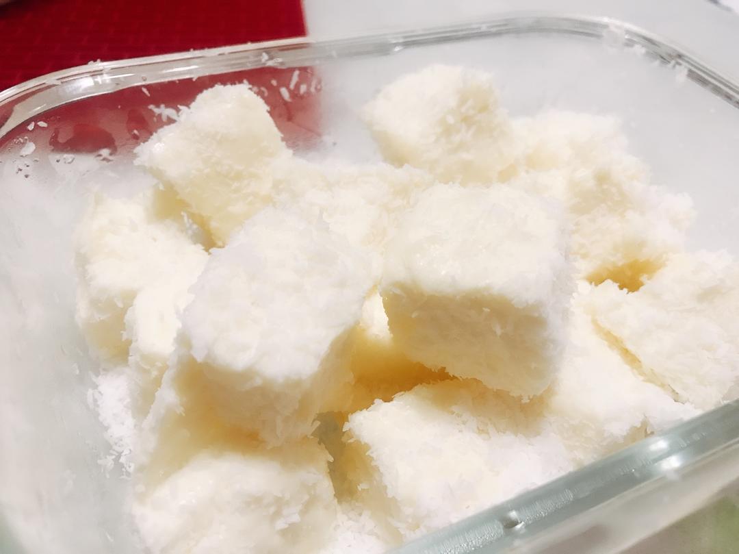 牛奶椰丝小方