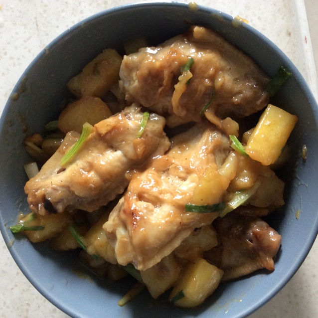 土豆焖鸡翅