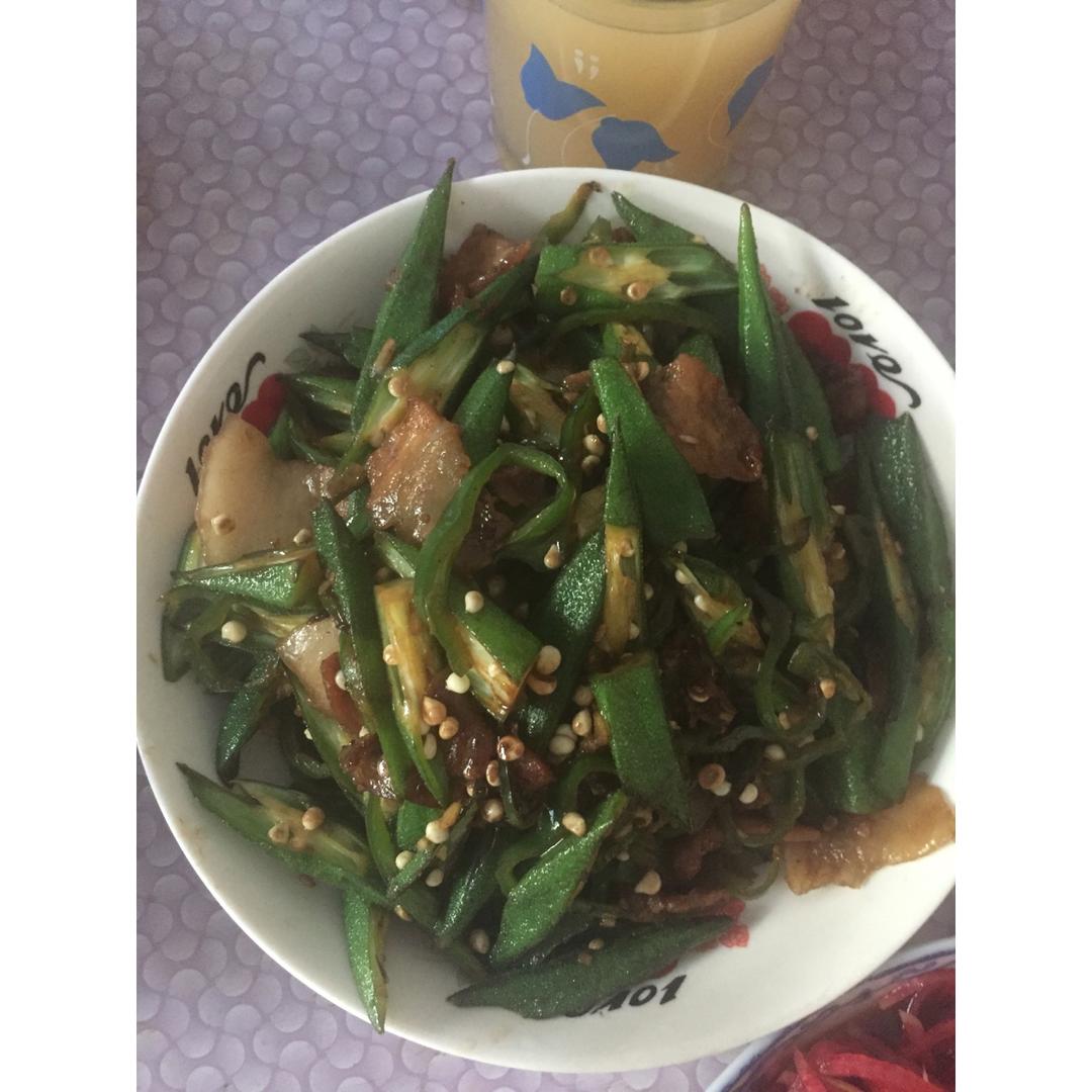 五花肉炒秋葵