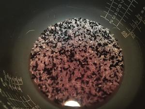 黑米饭的做法 步骤1
