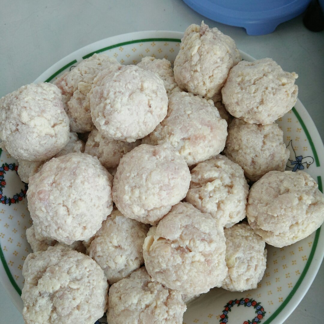 【10分钟系列】白萝卜豆腐圆子汤