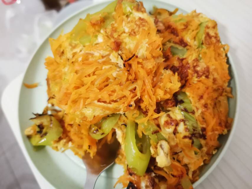 减脂餐-低脂无糖但香甜好吃的胡萝卜煎蛋