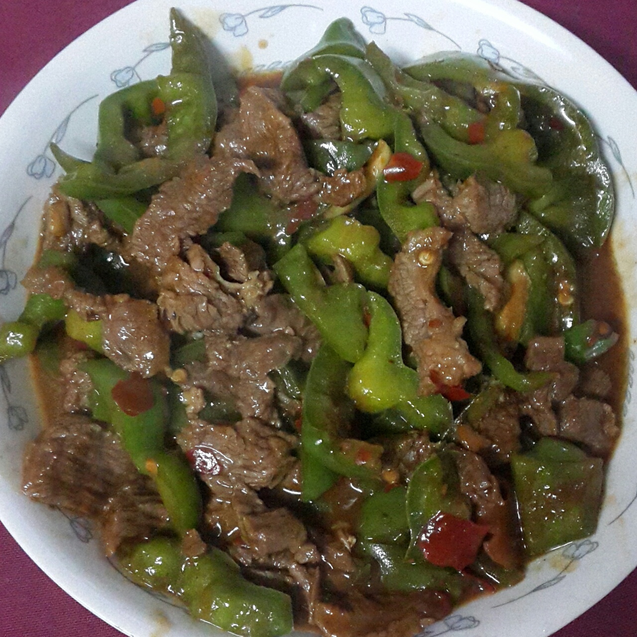 酱焖尖椒牛柳