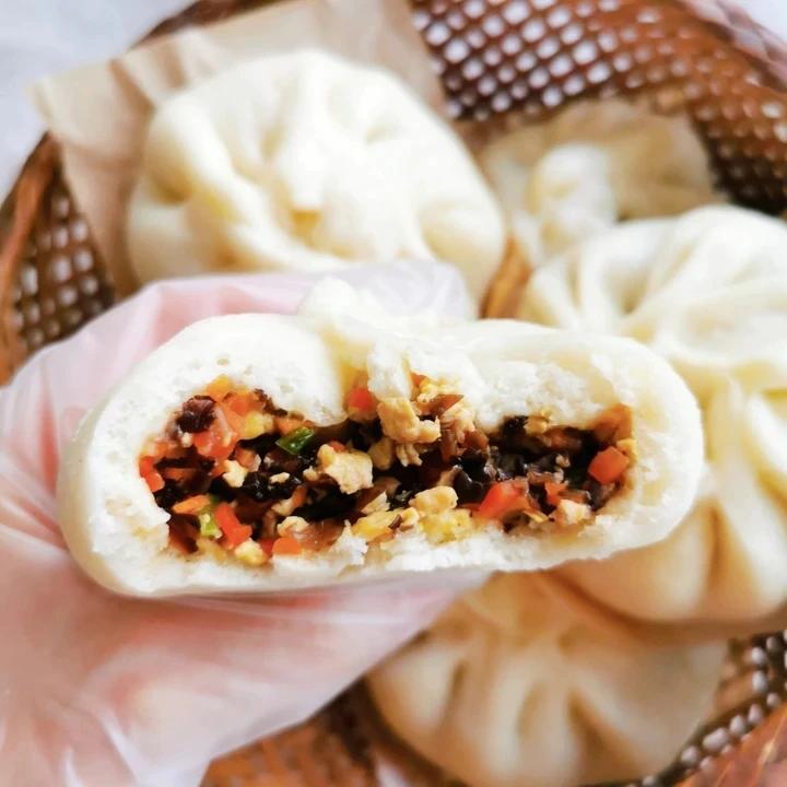 胡萝卜木耳鸡蛋包子——素包子也可以很好吃~