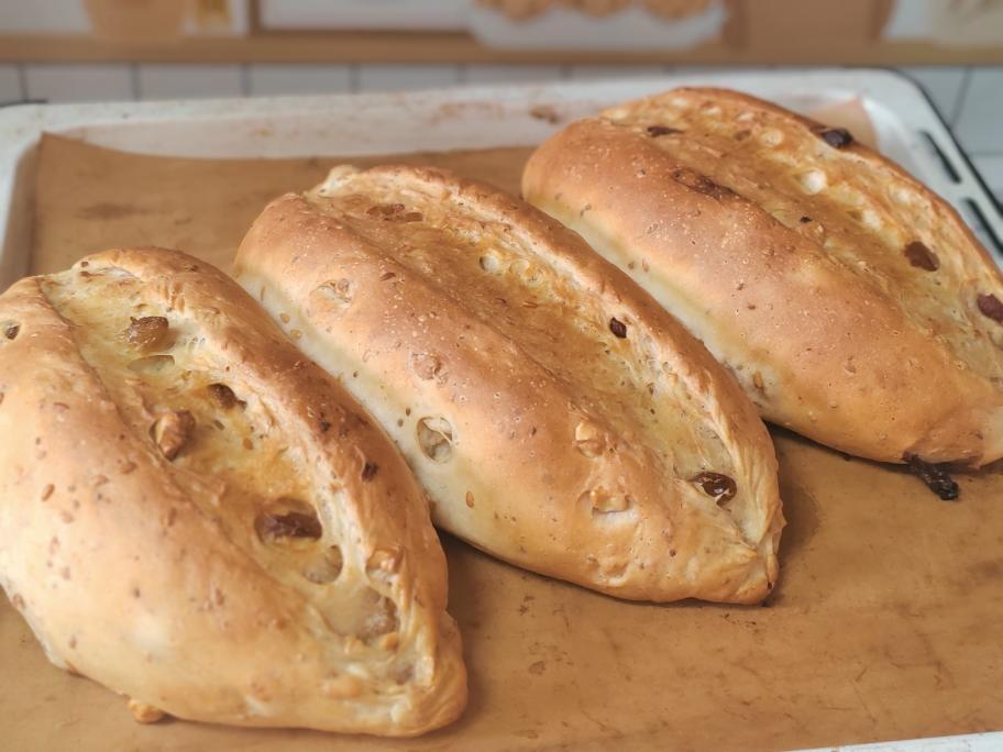 葡萄干核桃软欧包