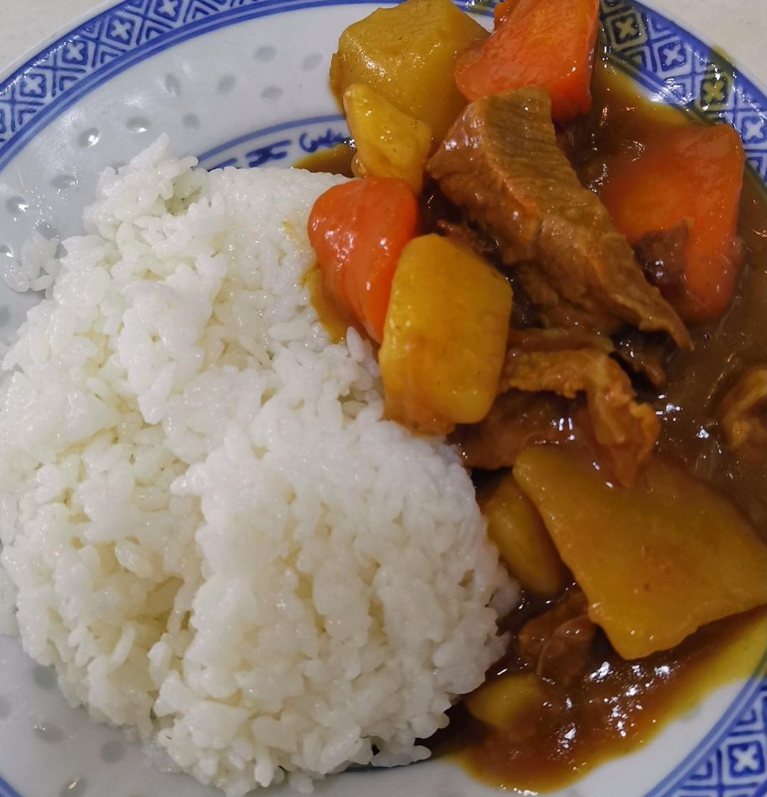 日式咖喱牛肉饭