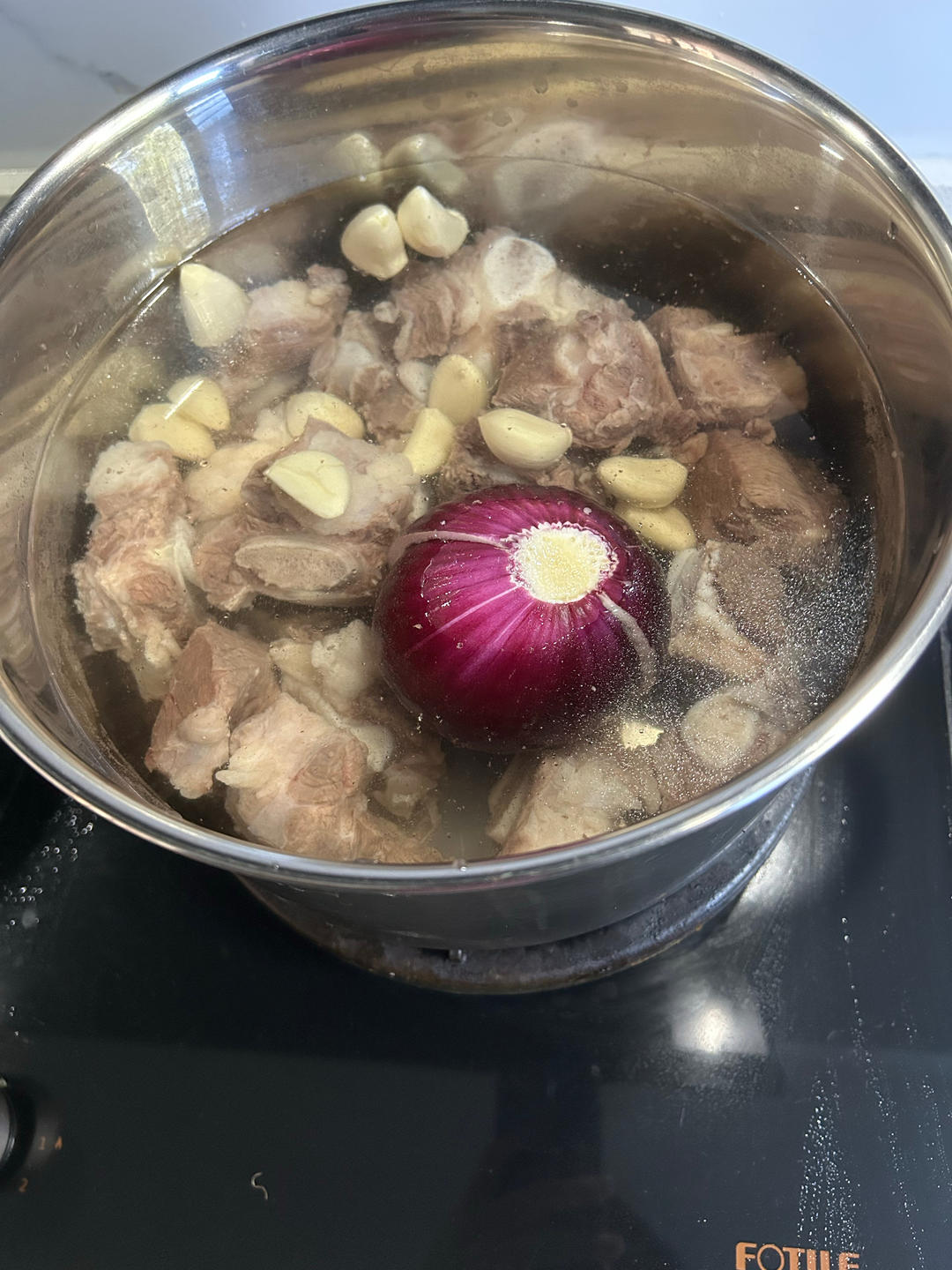 驱寒暖身：萝卜炖牛肋排