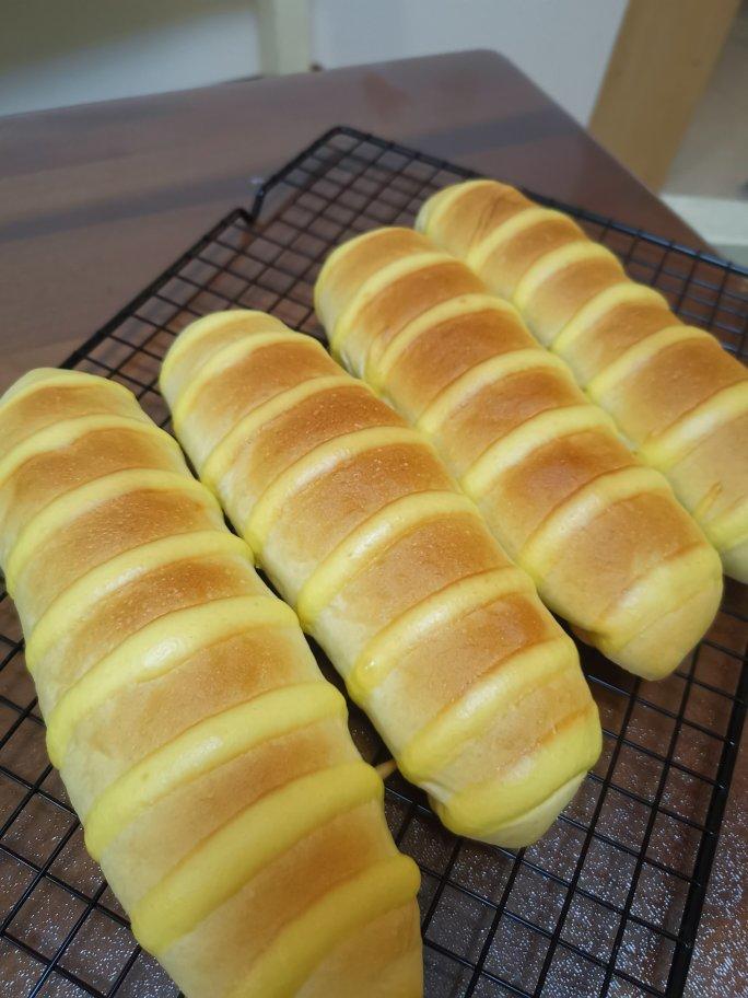 草莓奶露维也纳【毛毛虫面包】