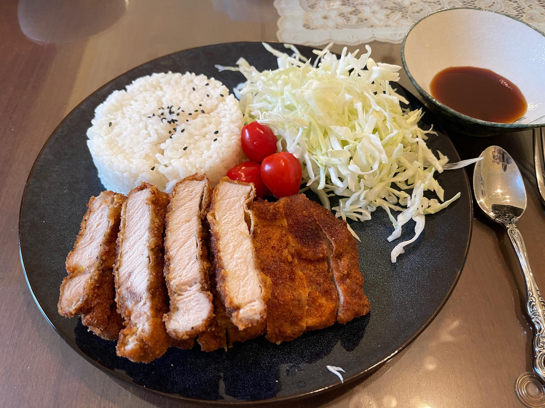 日式炸猪排（附炸猪排酱超⋯好吃😋）